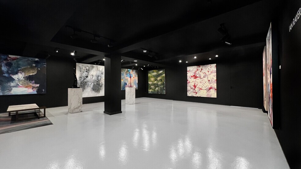 More Photos Of 311 Grant Ave, San Francisco Storefront For Lease