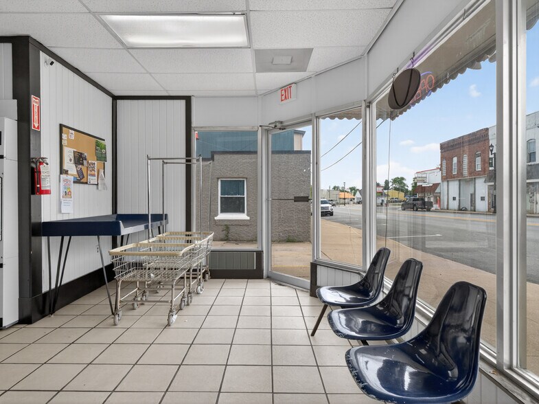 More Photos Of 217 State St, Ashley General Retail For Sale