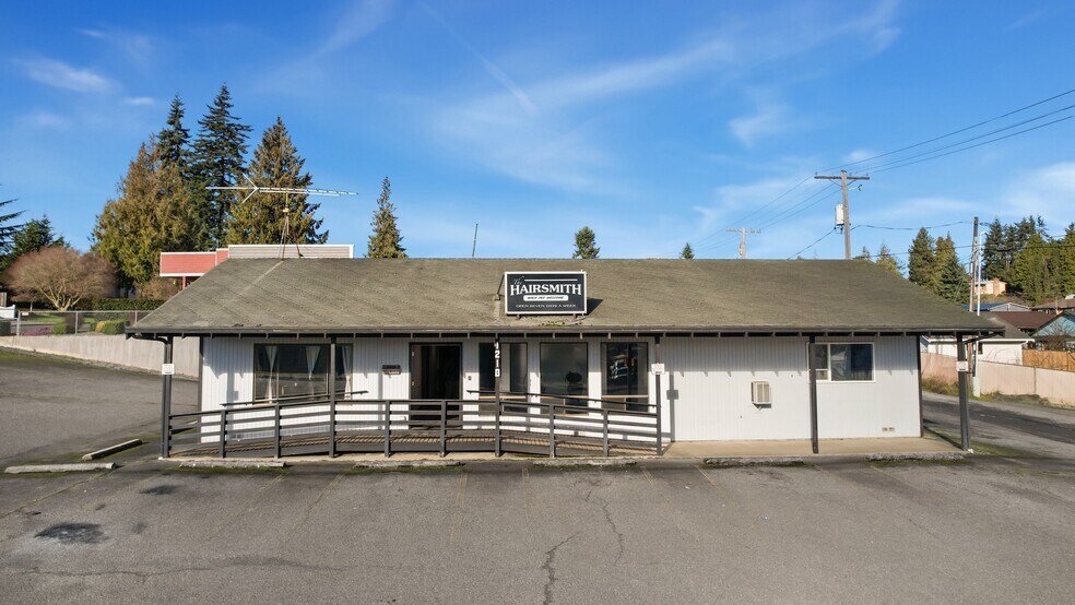 Primary Photo Of 1218 S C St, Port Angeles Flex For Sale