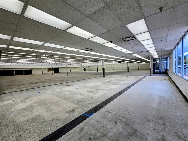 More Photos Of 145 Harrisville, Ogden General Retail For Lease