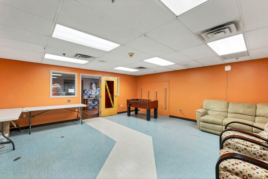 More Photos Of 48 Powers St, Milford Warehouse For Sale