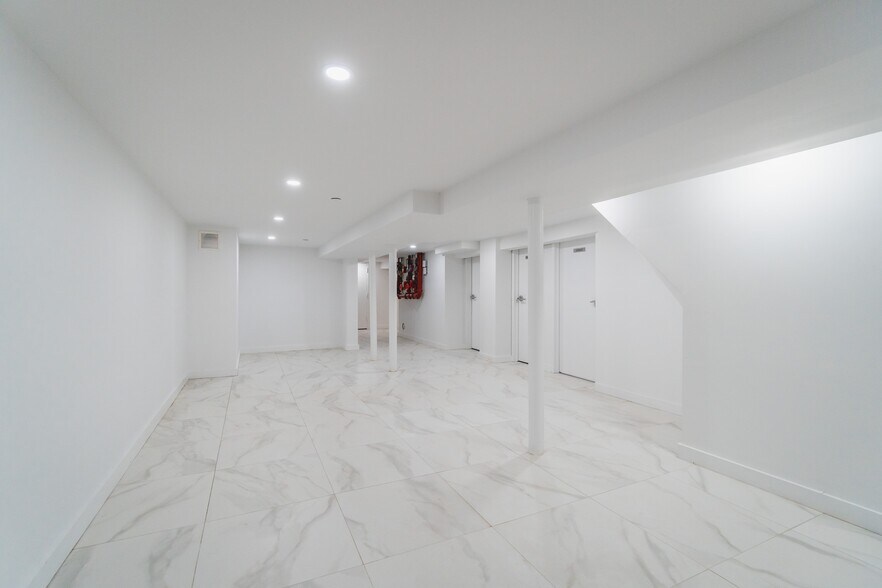 More Photos Of 800 Manhattan Ave, Brooklyn Storefront Retail Residential For Lease