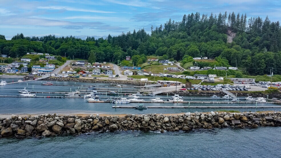 More Photos Of 444 Front St, Sekiu Hotel For Sale