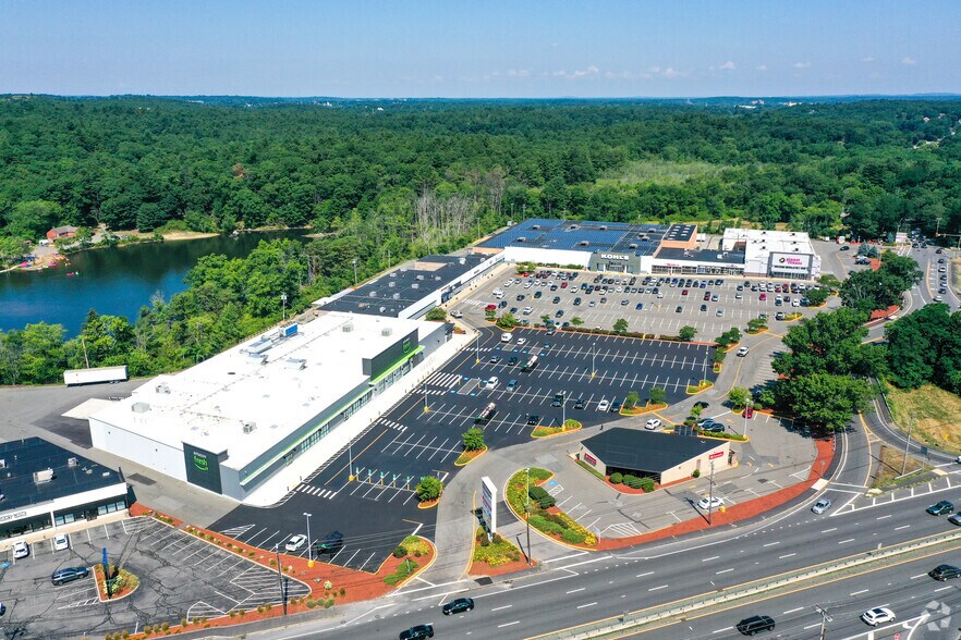 More Photos Of 325-359 Broadway, Saugus Unknown For Lease