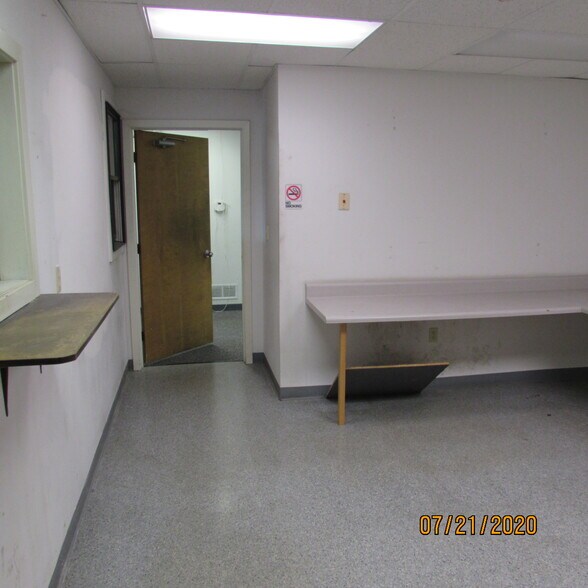 More Photos Of 457 Diller Ave, New Holland Warehouse For Lease