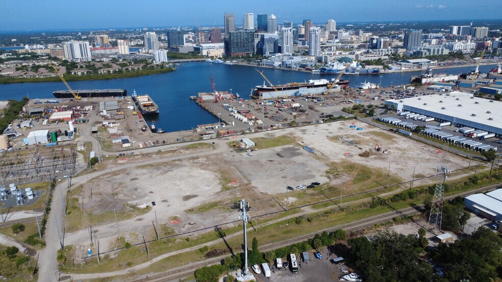 More Photos Of 1650 Hemlock St, Tampa Land For Lease