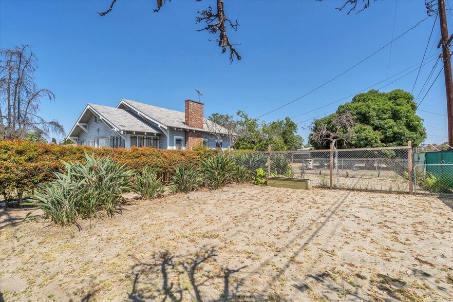 More Photos Of 607 W La Jolla St, Placentia Apartments For Sale