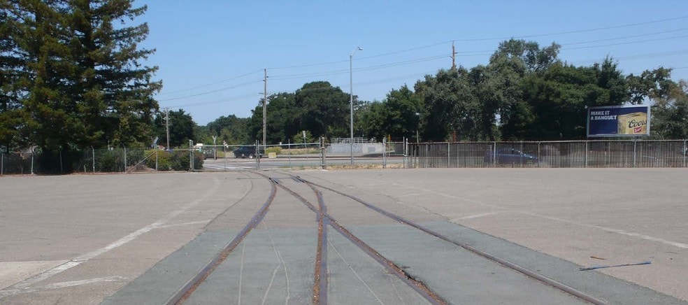 More Photos Of 2000 W Turner Rd, Lodi Manufacturing For Lease