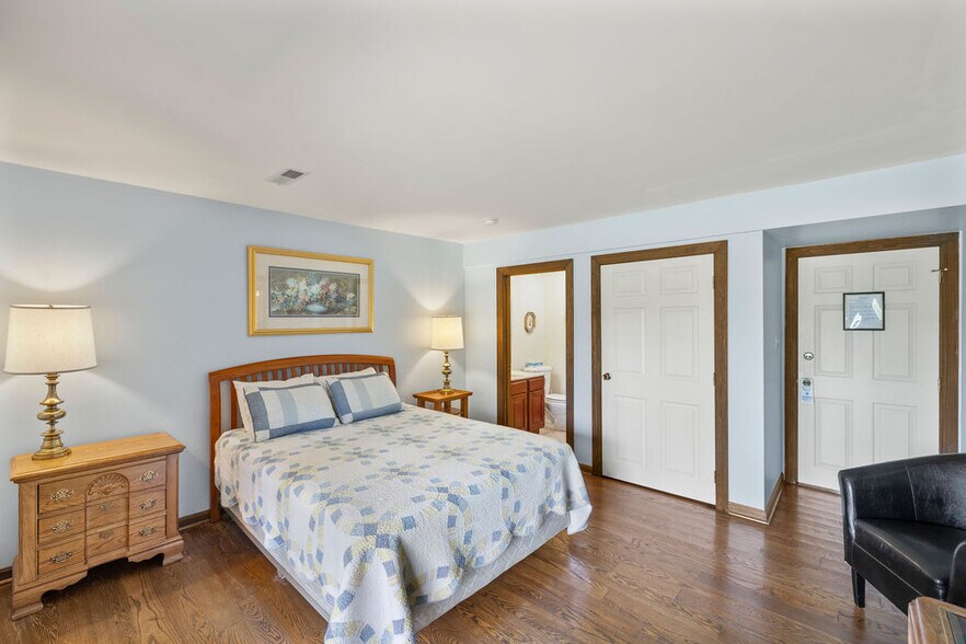 More Photos Of 40 Hospital Rd, Gettysburg Hotel For Sale