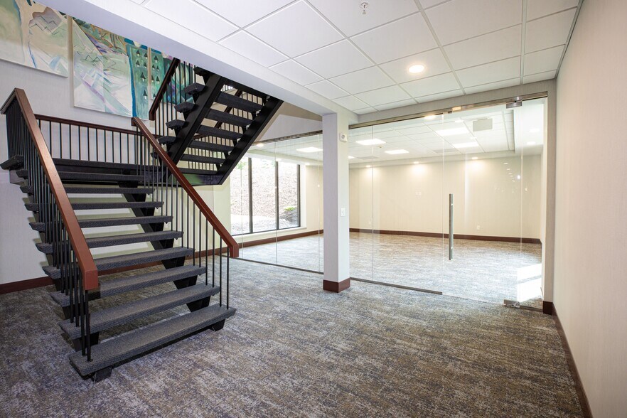 More Photos Of 6712 Brooklawn Pky, Syracuse Office For Lease