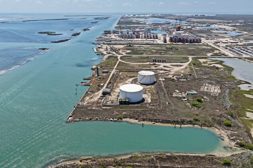 More Photos Of 854 Cr 4692, Aransas Pass Chemical Oil Refinery For Sale