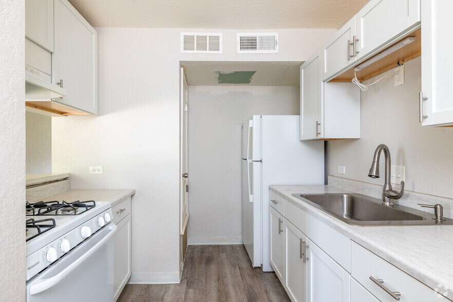 More Photos Of 8208 Troost Ave, Kansas City Apartments For Sale