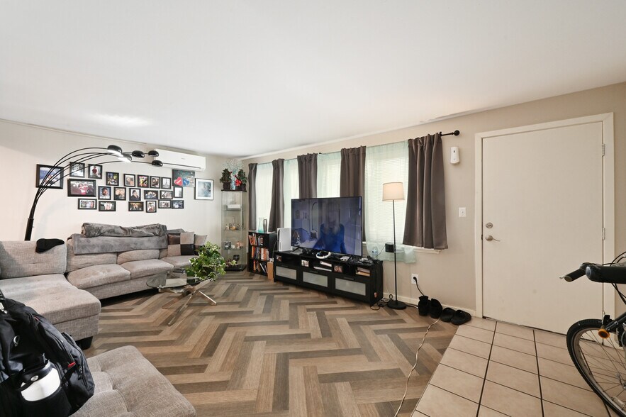 More Photos Of 8340 Rainier Ave S, Seattle Multifamily For Sale