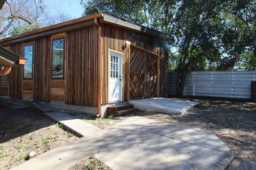 More Photos Of 13813 Ann Pl, Austin Office For Lease