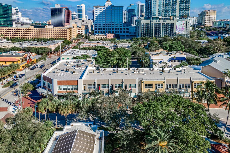 More Photos Of 330 SW 2nd St, Fort Lauderdale Office For Lease