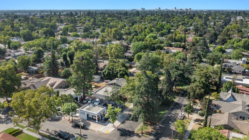 More Photos Of 2740 N Van Ness Blvd, Fresno Service Station For Sale