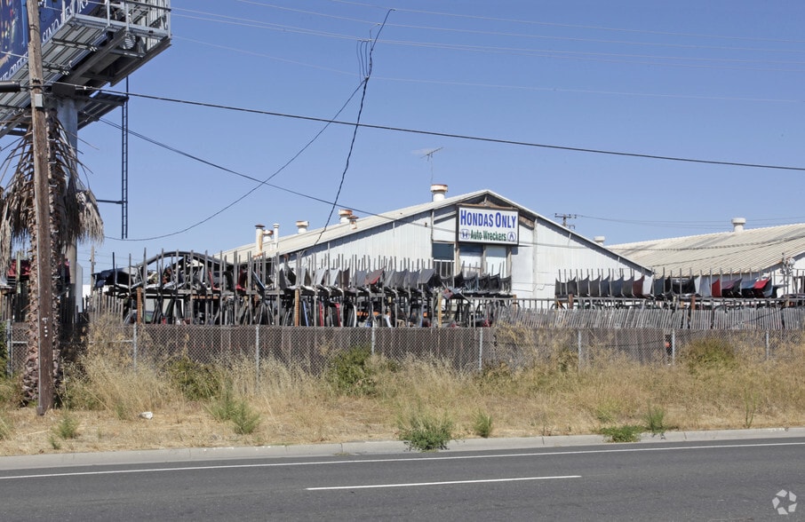 Primary Photo Of 790 Comstock St, Santa Clara Auto Salvage Facility For Sale