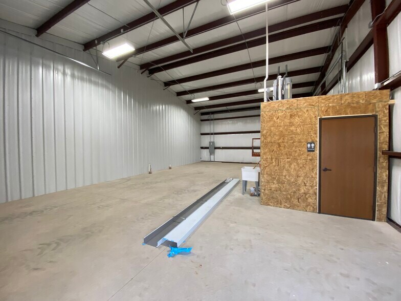 More Photos Of 9641 N Council Rd, Oklahoma City Service For Sale