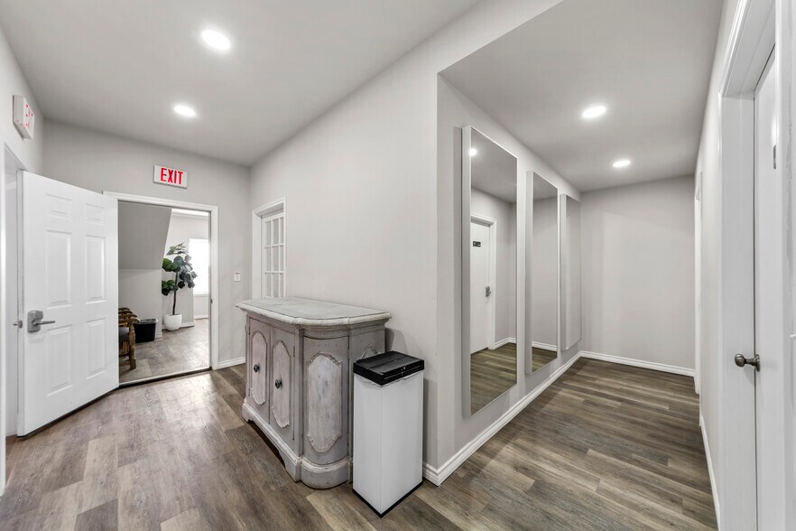 More Photos Of 24 Decker Ct, Wylie Warehouse For Lease