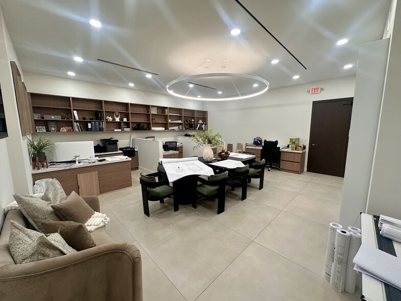 More Photos Of 5731 NE 14th Ave, Fort Lauderdale Warehouse For Lease