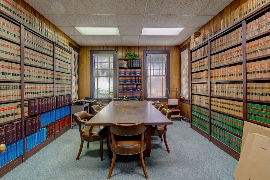 More Photos Of 14 S 5th Ave, Wilmington Office For Sale