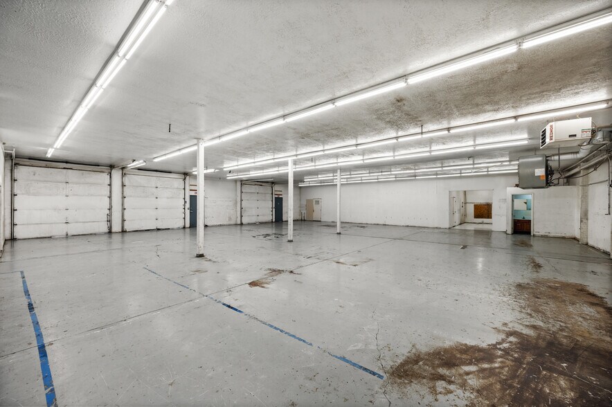 More Photos Of 4375 W Copper Hills Pky, West Jordan Warehouse For Lease