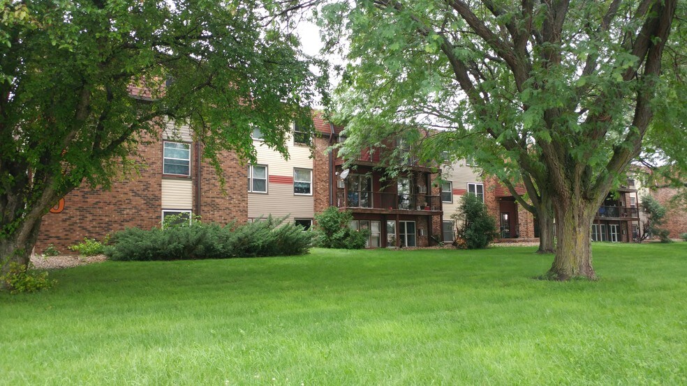 More Photos Of 600 Burton Ln, Fairmont Apartments For Sale