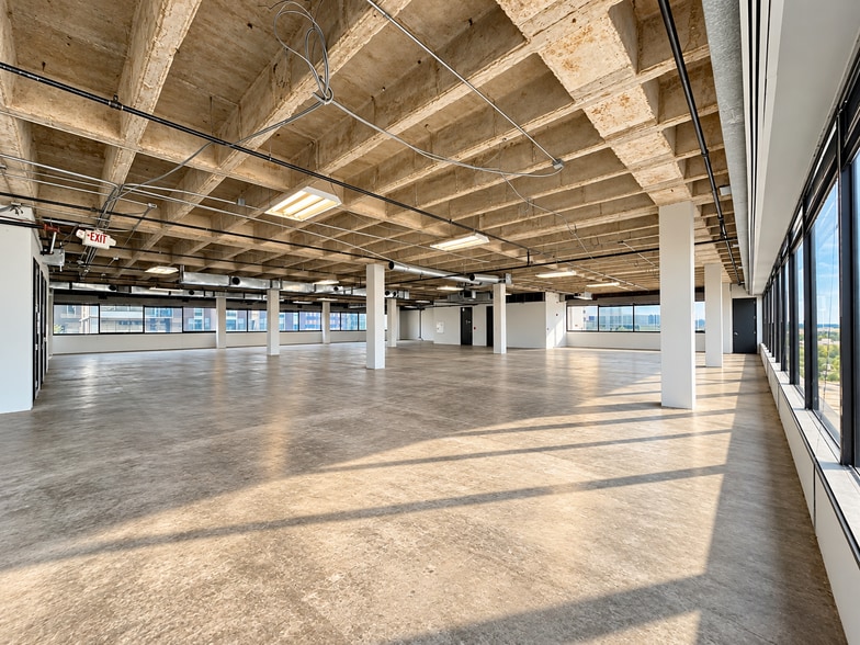 More Photos Of 425 Soledad St, San Antonio Loft Creative Space For Sale