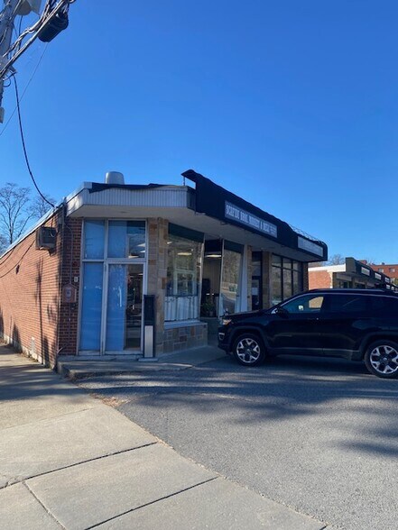 More Photos Of 1134-1136 Beacon St, Newton Storefront For Lease