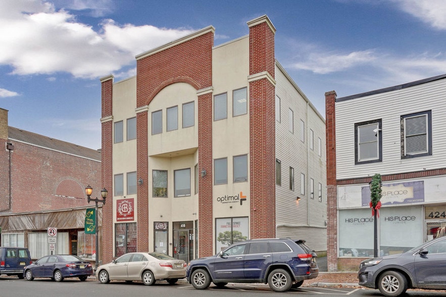 More Photos Of 418 Clifton Ave, Lakewood Medical For Lease