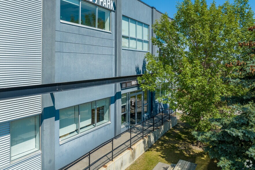 More Photos Of 2770 3rd Ave NE, Calgary Office For Sale