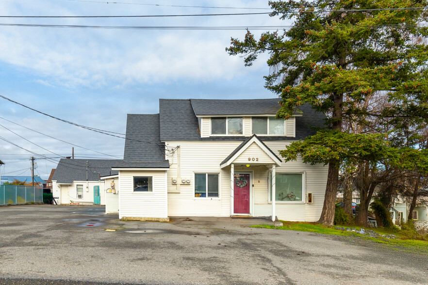 Primary Photo Of 902 25th St, Anacortes Multifamily For Sale