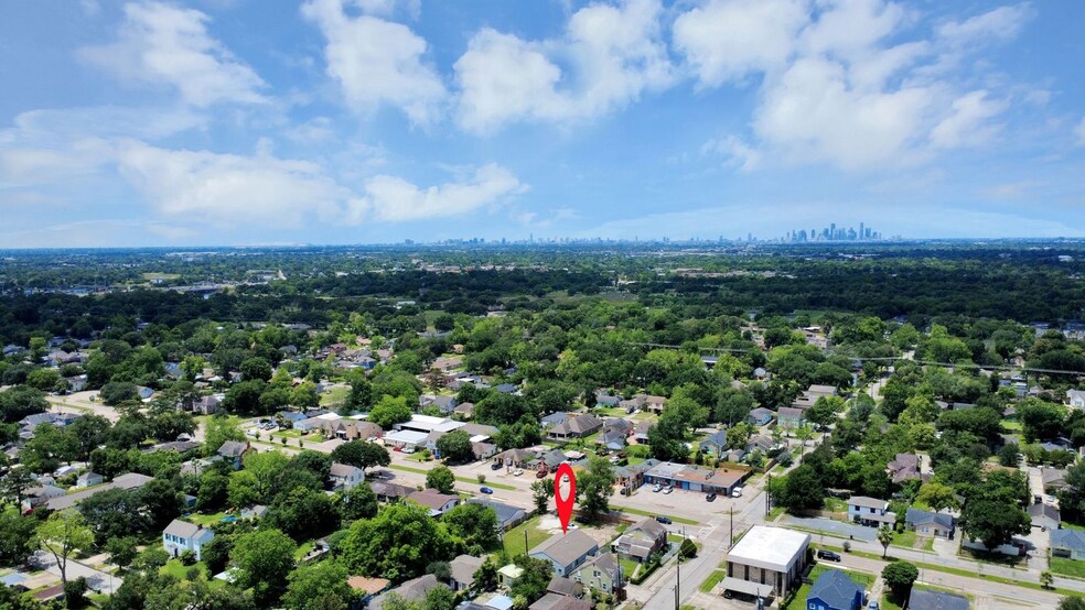 More Photos Of 8346 Howard Dr, Houston Office For Sale