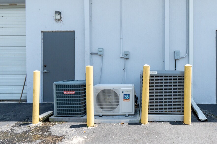 More Photos Of 20020 Veterans Blvd, Port Charlotte Office For Sale