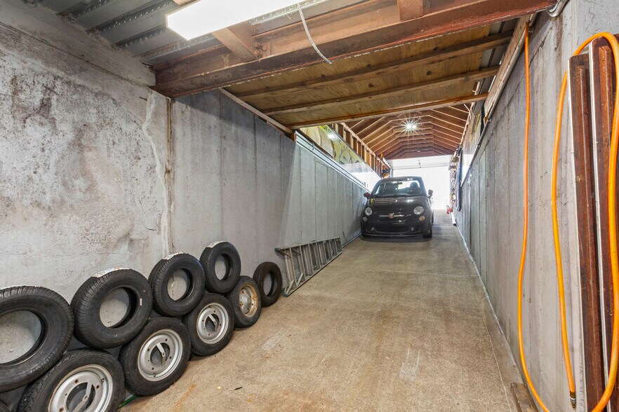 More Photos Of 49-18 25th Ave, Woodside Warehouse For Sale