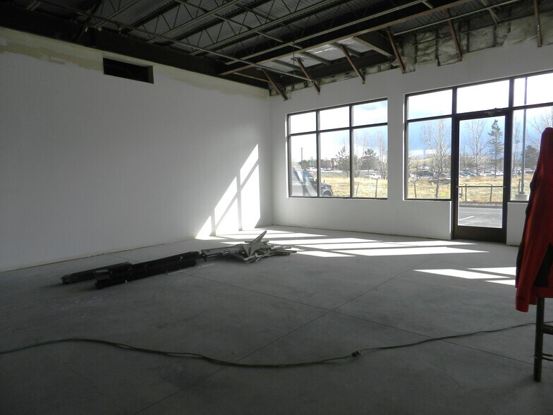 More Photos Of 1404 Hawk Pky, Montrose Medical For Lease