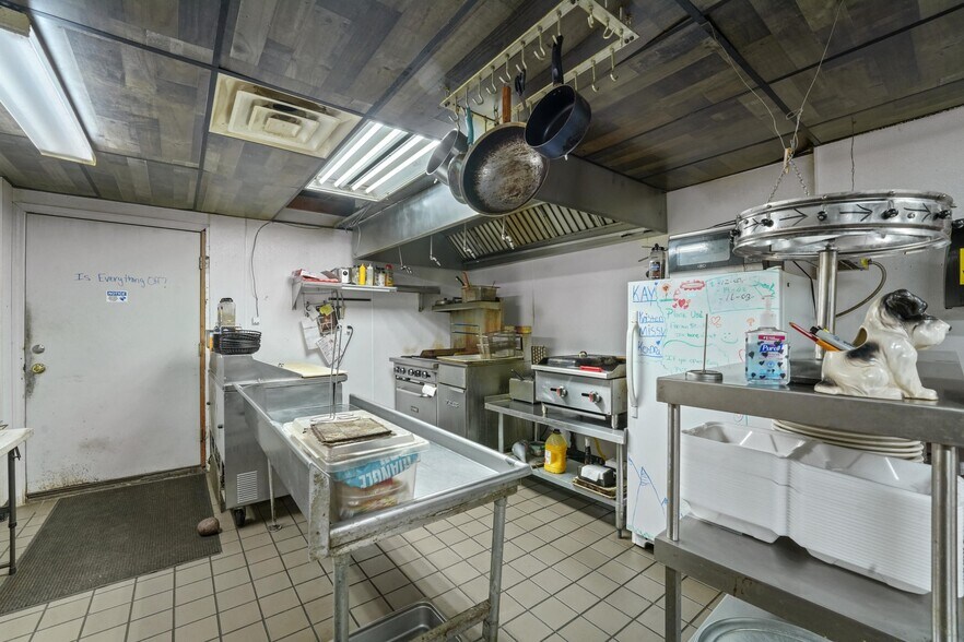 More Photos Of 7467 E Houghton Lake Rd, Merritt Restaurant For Sale