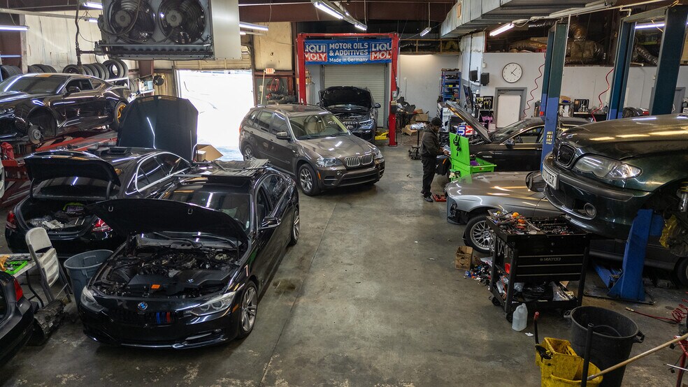 More Photos Of 803 Church St, Decatur Auto Repair For Sale