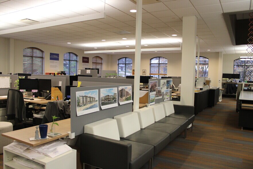 More Photos Of 3515 W 75th St, Prairie Village Office For Lease