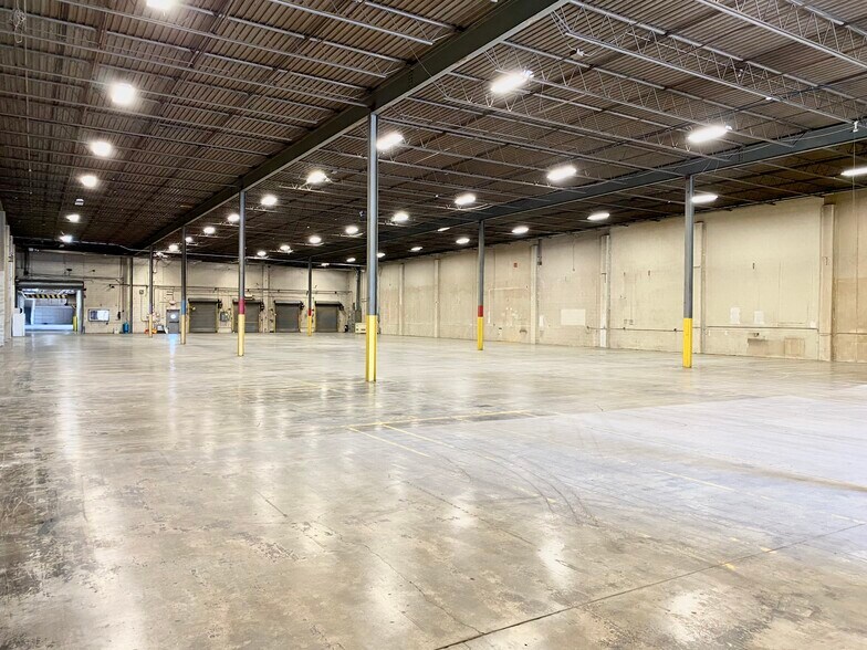 More Photos Of 2200 S Tibbs Ave, Indianapolis Manufacturing For Lease