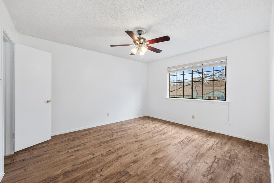 More Photos Of 1717 W 35th St, Austin Apartments For Sale