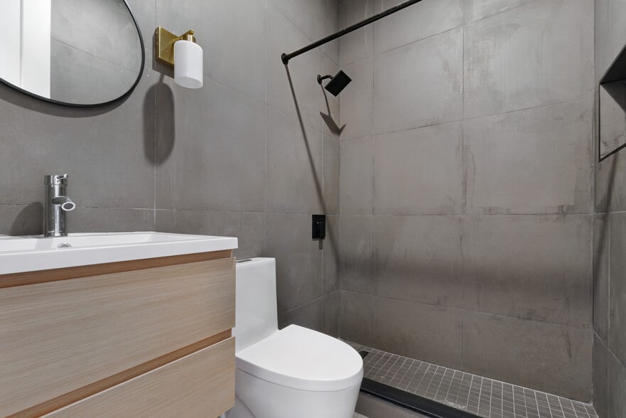 More Photos Of 124 Grove St, Brooklyn Apartments For Sale