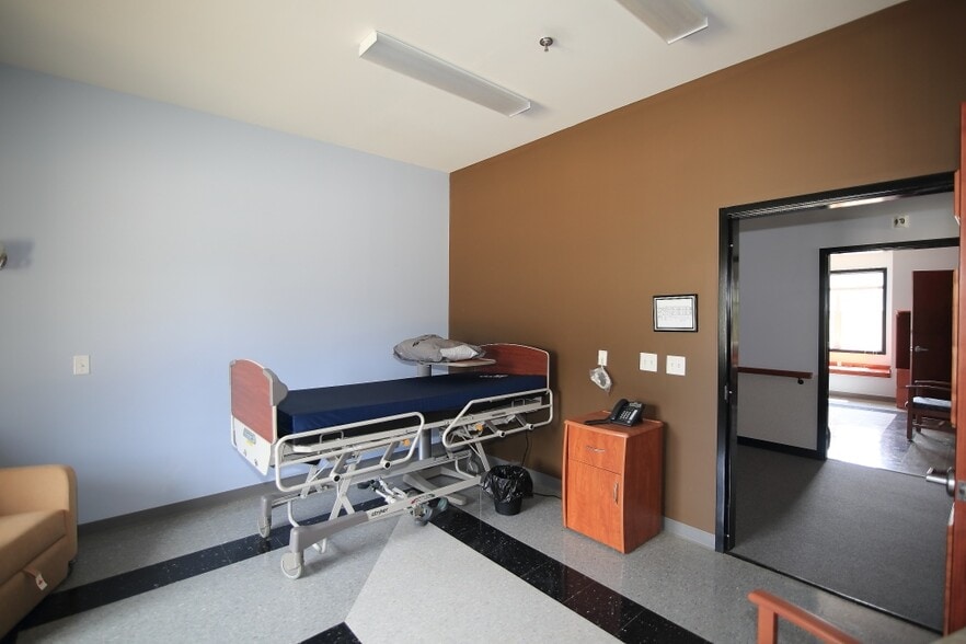 More Photos Of 22 Madras Pky, Newnan Assisted Living For Sale