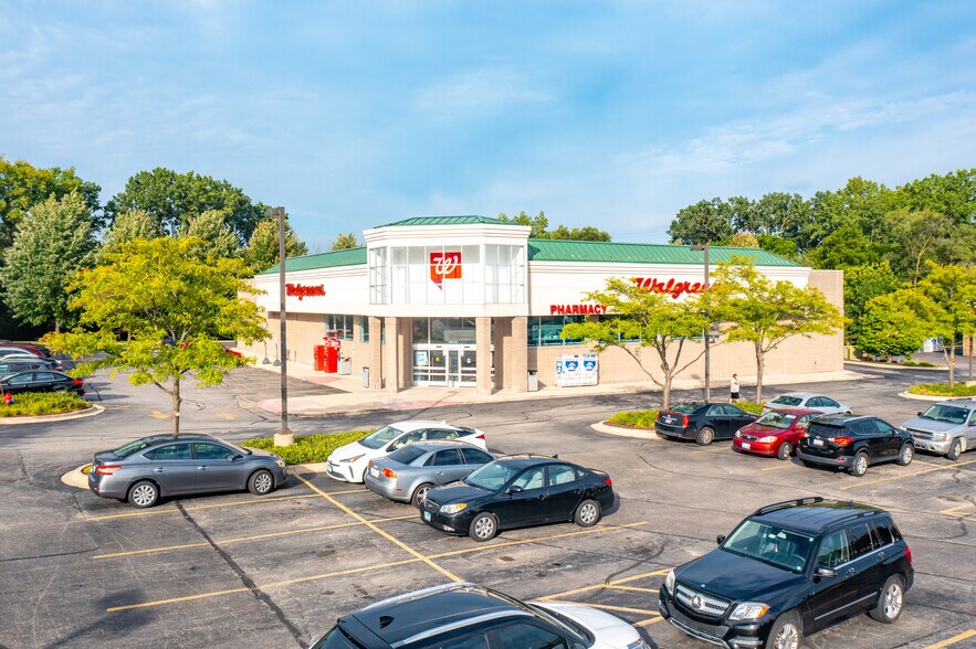 More Photos Of 4830 Grand Ave, Gurnee Drugstore For Sale