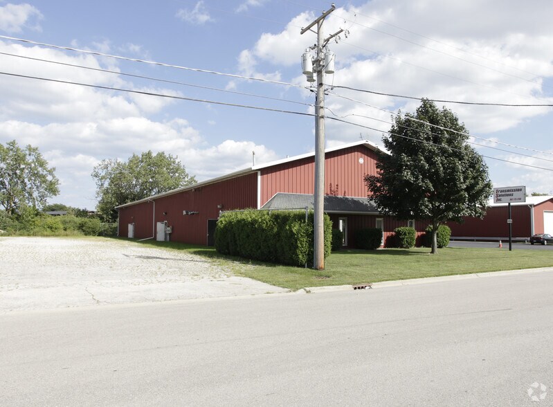 More Photos Of 49 Lebaron St, Waukegan Warehouse For Lease