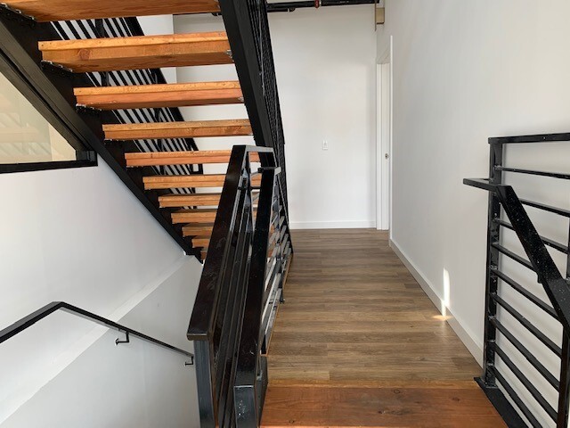 More Photos Of 1926 Park St, Alameda Loft Creative Space For Lease