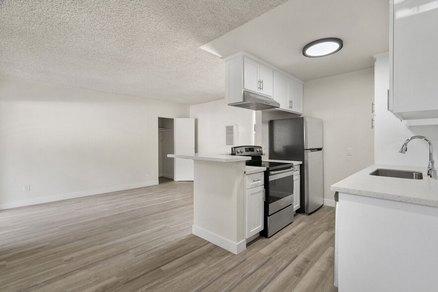 More Photos Of 200 S Avenue 59, Los Angeles Apartments For Sale