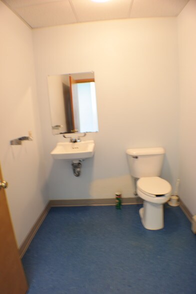 More Photos Of 117-123 Mill St, Orono Office Residential For Sale