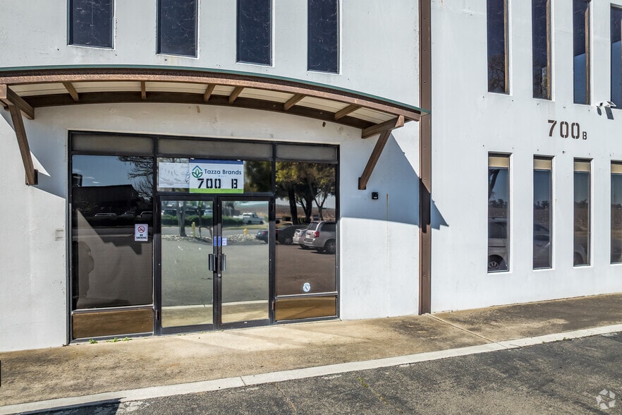 More Photos Of 700 Santa Anita Dr, Woodland Warehouse For Lease