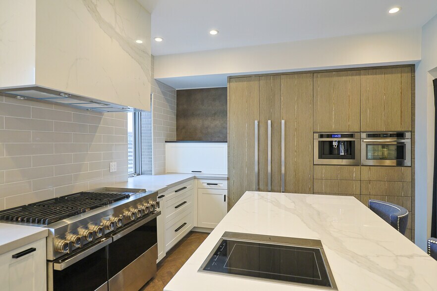 More Photos Of 908-910 N La Cienega Blvd, Los Angeles Storefront Retail Office For Sale